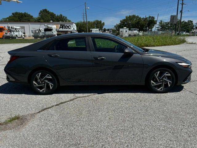 new 2024 Hyundai Elantra car, priced at $25,962