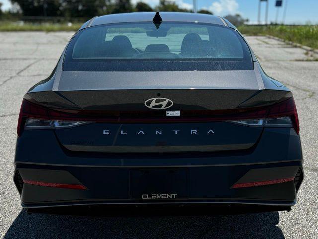 new 2024 Hyundai Elantra car, priced at $25,962