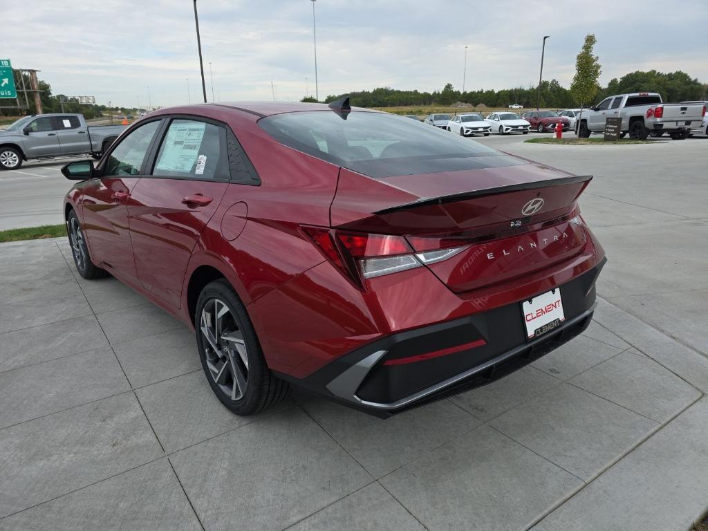 new 2025 Hyundai Elantra car, priced at $21,738