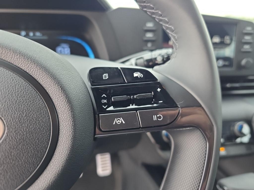 new 2025 Hyundai Elantra car, priced at $21,738