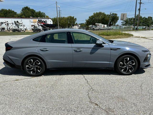 new 2024 Hyundai Sonata car, priced at $28,319