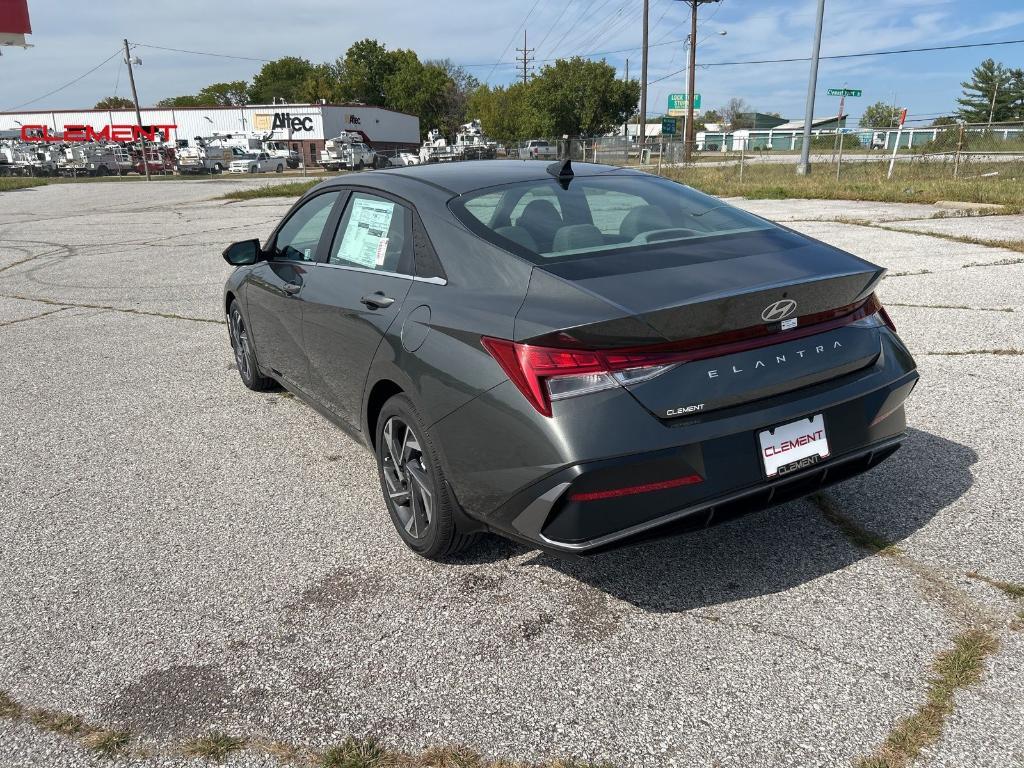 new 2024 Hyundai Elantra car, priced at $26,007