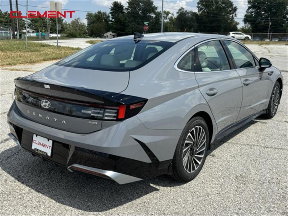 new 2024 Hyundai Sonata Hybrid car, priced at $31,076