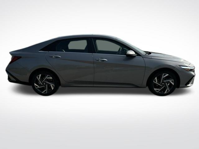 new 2024 Hyundai Elantra car, priced at $25,937