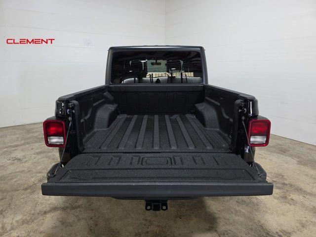 used 2021 Jeep Gladiator car, priced at $32,700