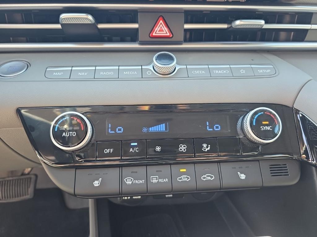 new 2025 Hyundai Elantra car, priced at $23,001