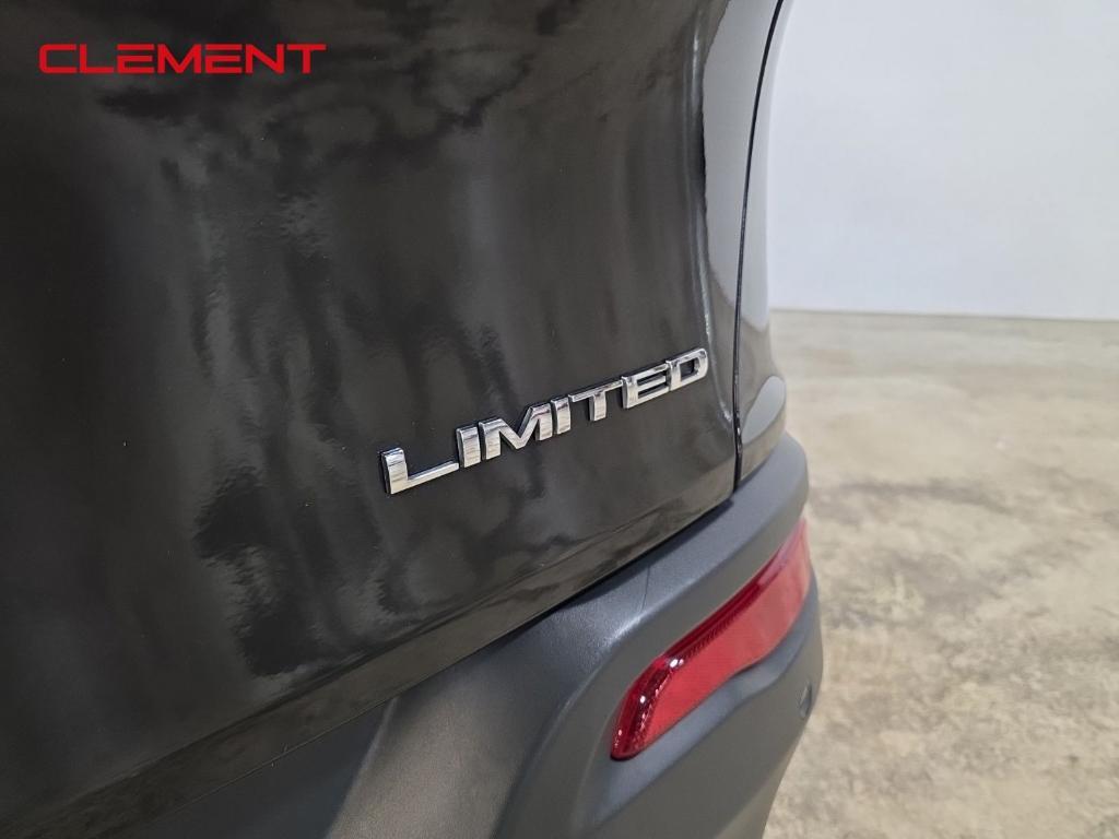 used 2018 Jeep Cherokee car, priced at $16,350
