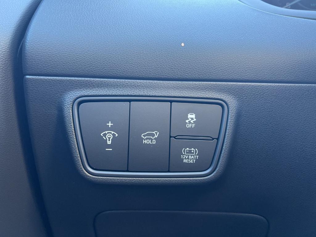new 2024 Hyundai TUCSON Hybrid car, priced at $41,602