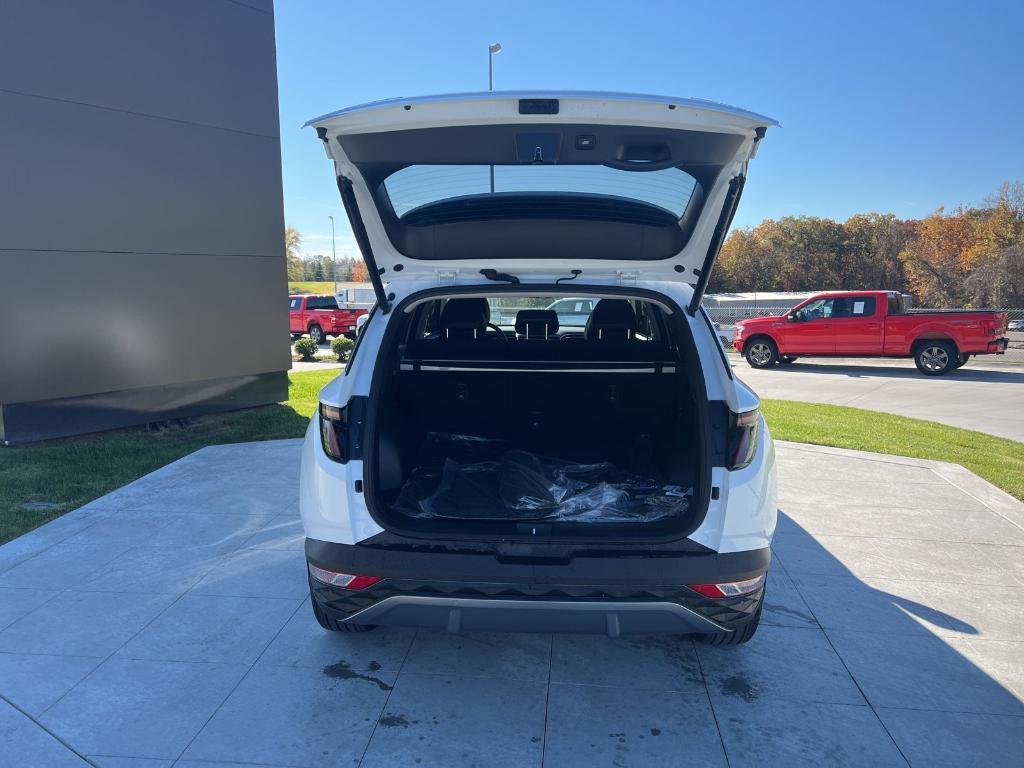 new 2024 Hyundai TUCSON Hybrid car, priced at $41,602