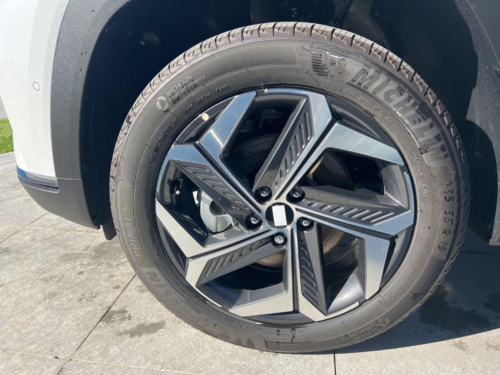 new 2024 Hyundai TUCSON Hybrid car, priced at $41,602