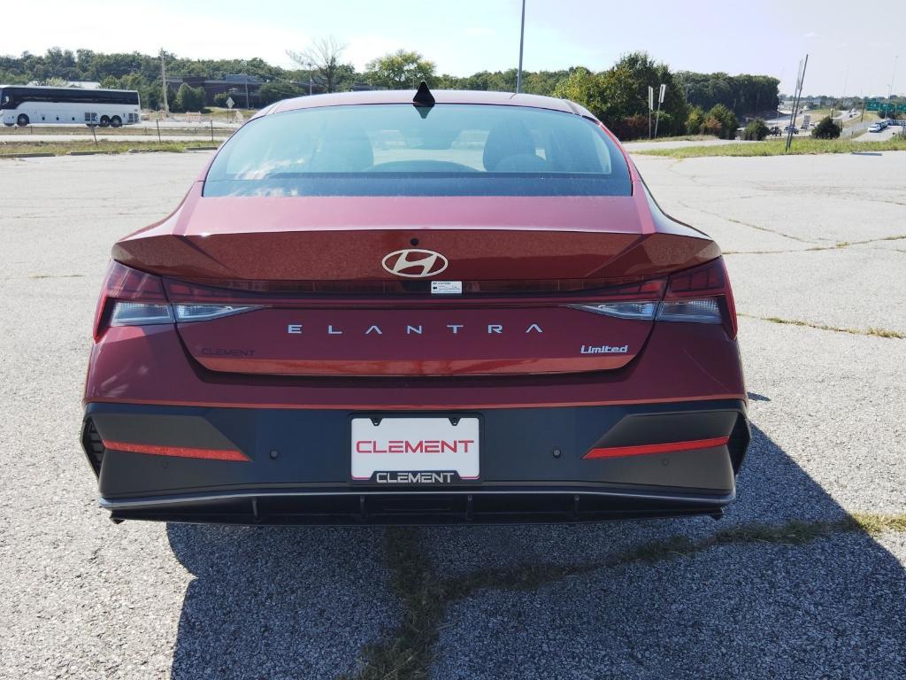 new 2024 Hyundai Elantra car, priced at $27,669