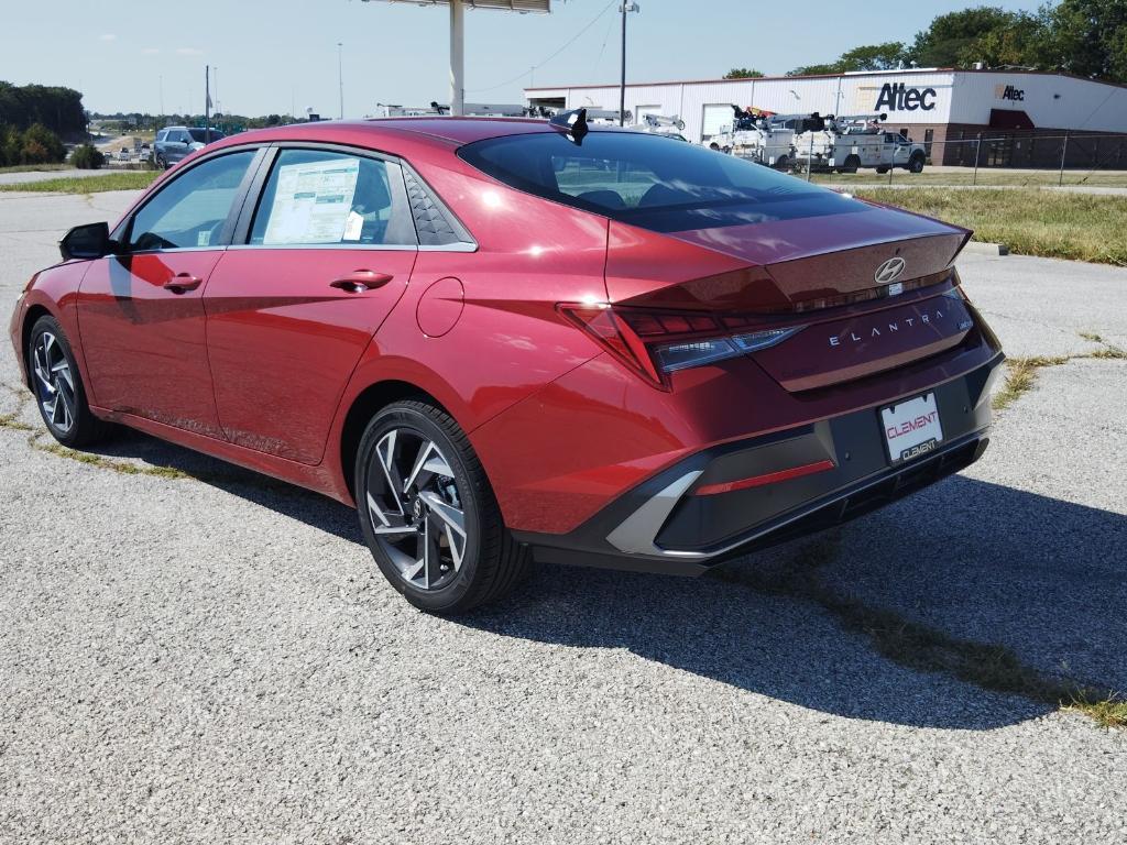 new 2024 Hyundai Elantra car, priced at $27,669