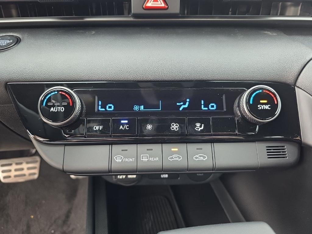 new 2025 Hyundai Elantra car, priced at $23,836