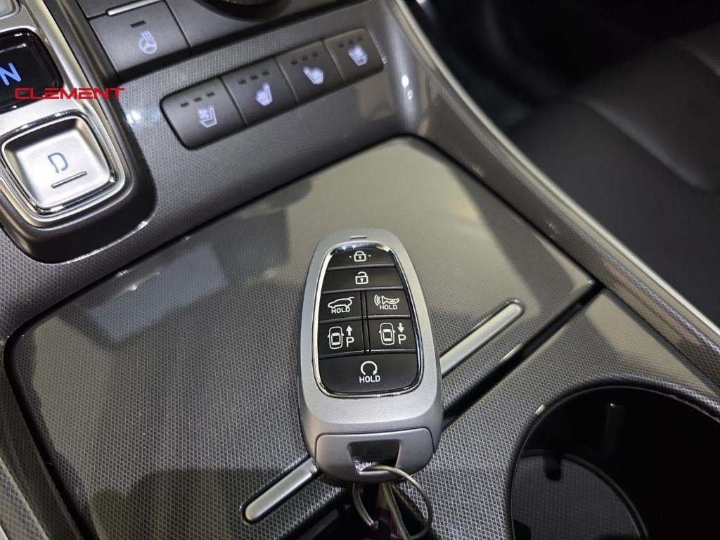 used 2022 Hyundai Santa Fe car, priced at $28,500