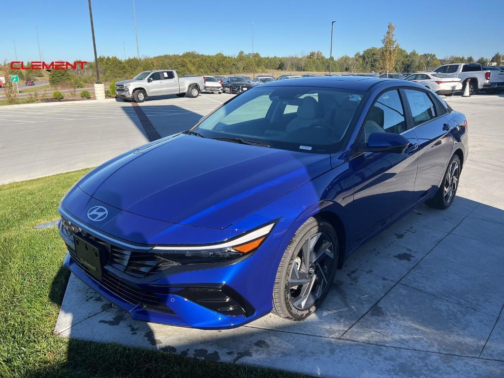 new 2024 Hyundai Elantra car, priced at $27,679