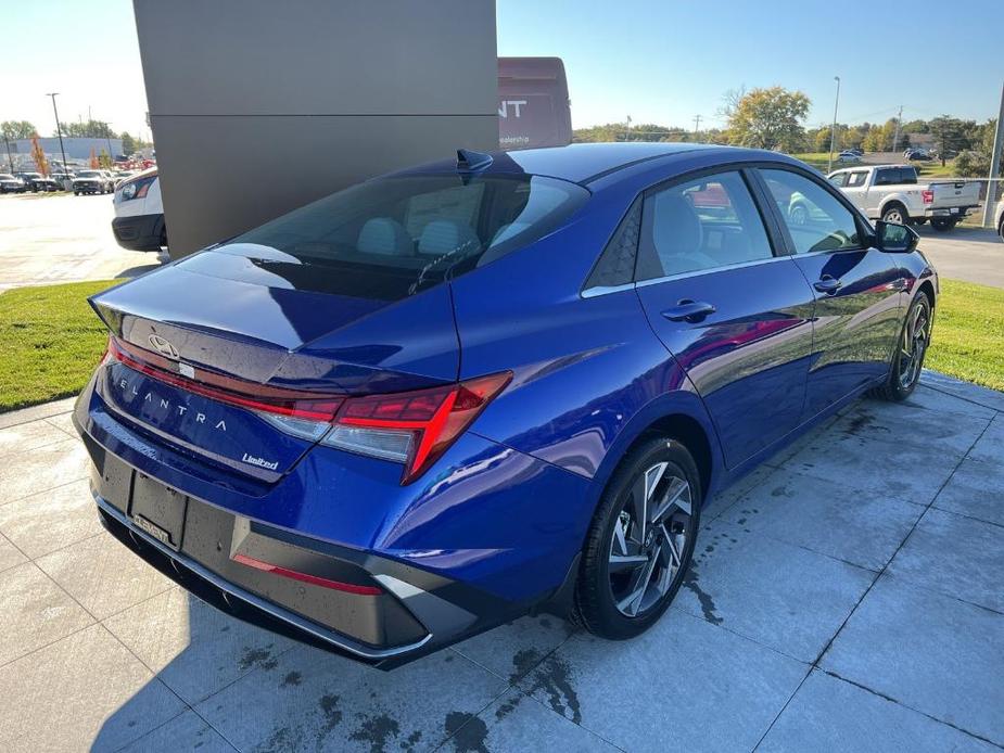 new 2024 Hyundai Elantra car, priced at $27,679