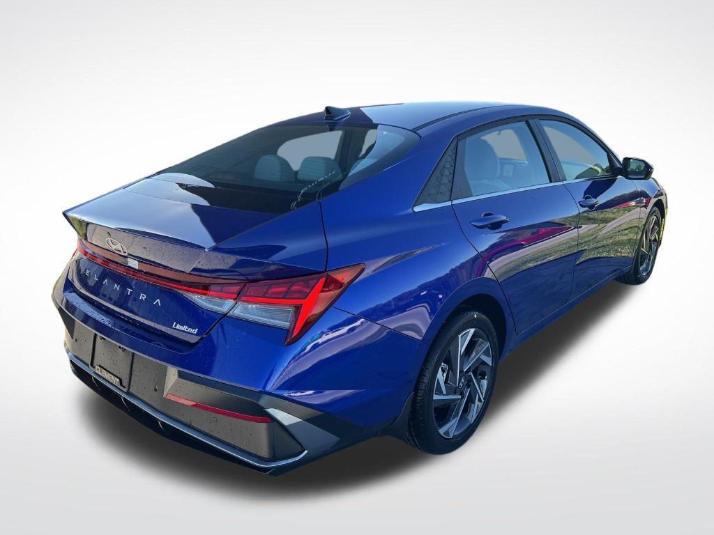 new 2024 Hyundai Elantra car, priced at $27,679