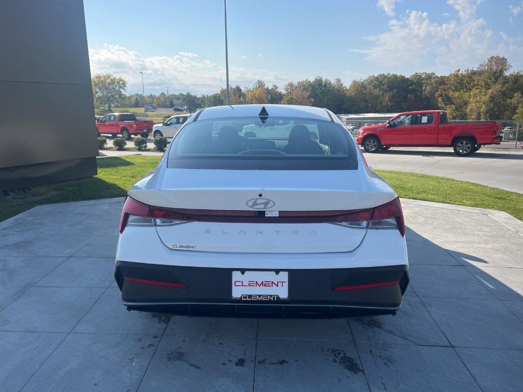 new 2024 Hyundai Elantra car, priced at $24,718