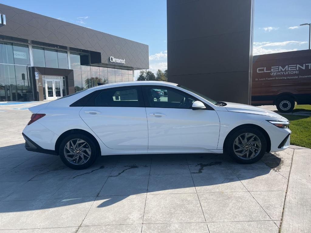 new 2024 Hyundai Elantra car, priced at $24,718