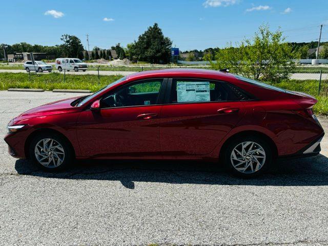 new 2024 Hyundai Elantra car, priced at $24,276