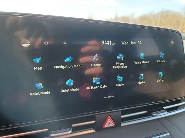 new 2024 Hyundai Elantra car, priced at $25,395