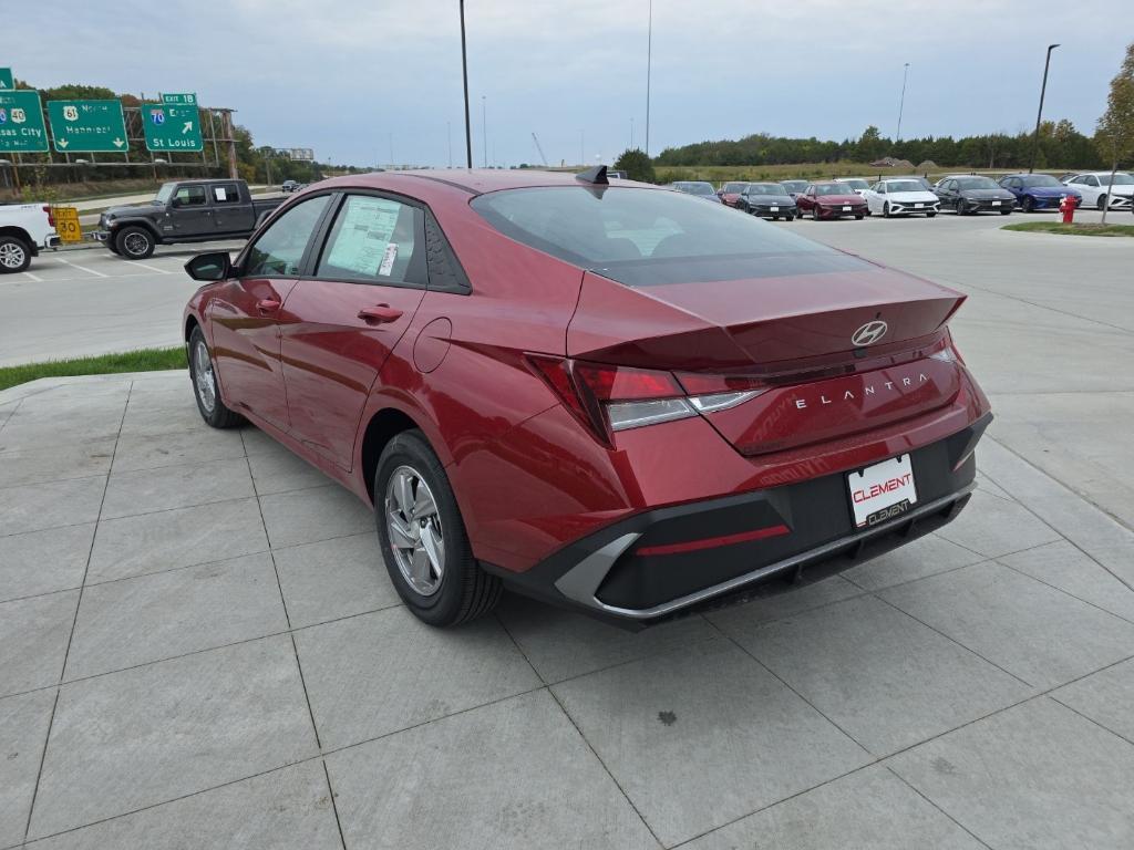 new 2025 Hyundai Elantra car, priced at $21,818