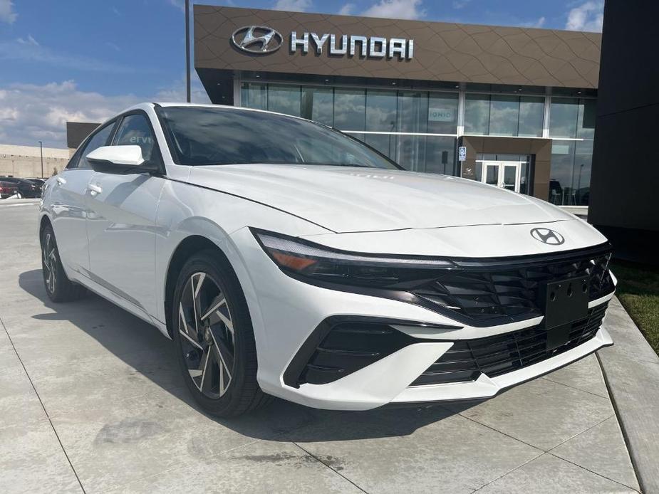 new 2025 Hyundai Elantra HEV car, priced at $29,925