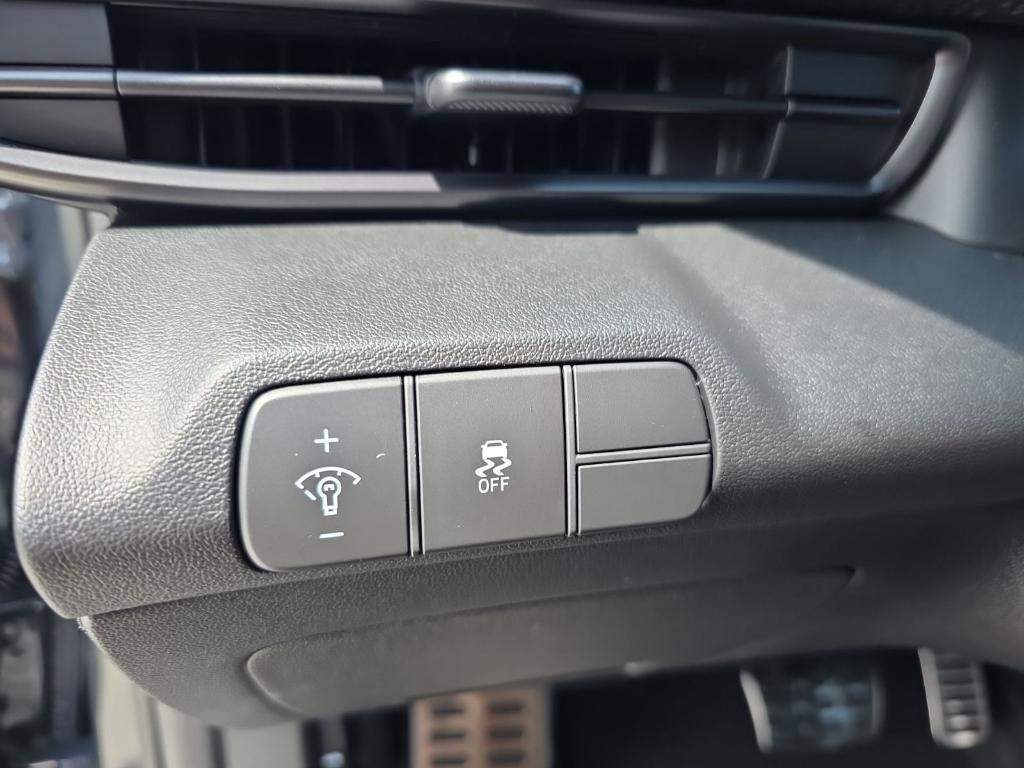 new 2025 Hyundai Elantra car, priced at $21,369