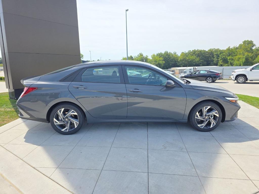 new 2025 Hyundai Elantra car, priced at $21,369