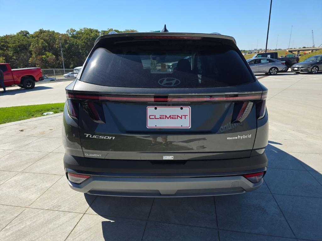 new 2025 Hyundai TUCSON Hybrid car, priced at $31,153