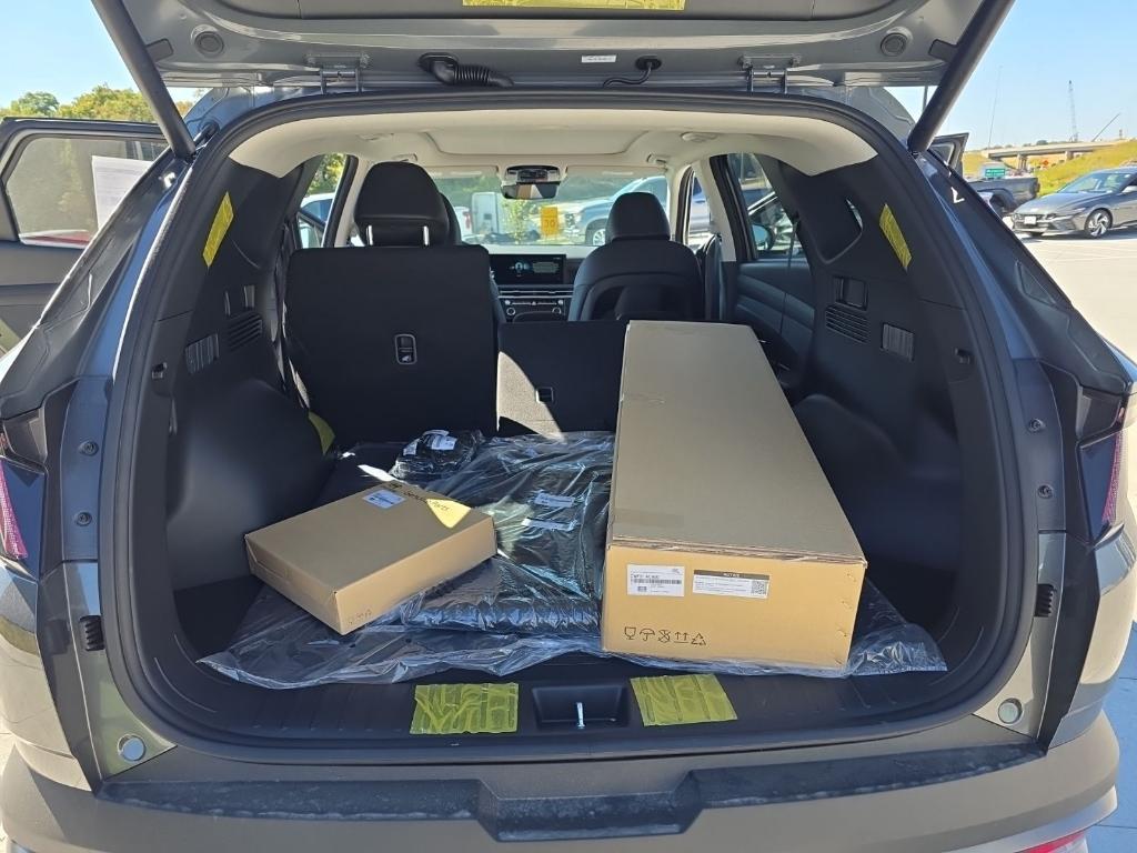 new 2025 Hyundai TUCSON Hybrid car, priced at $31,153