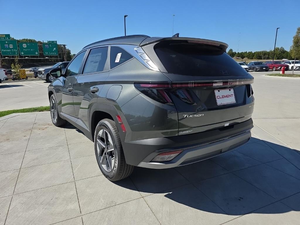 new 2025 Hyundai TUCSON Hybrid car, priced at $31,153