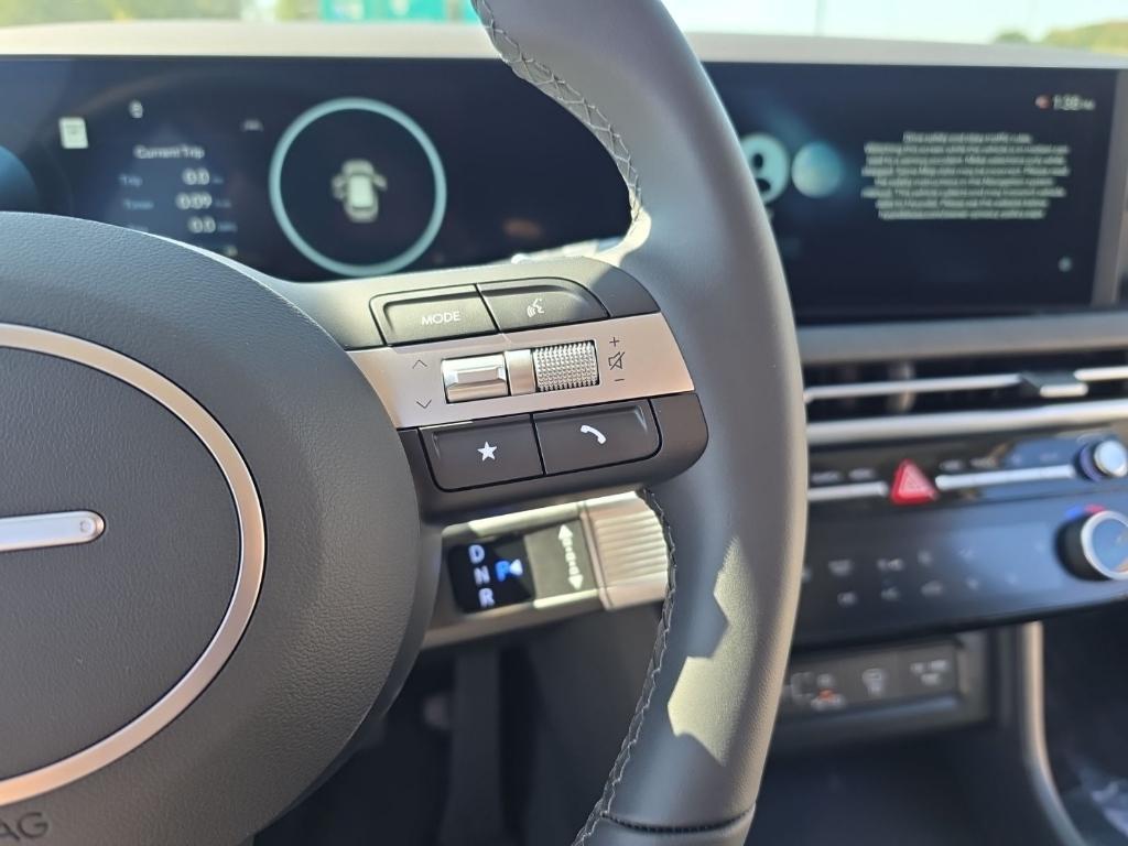 new 2025 Hyundai TUCSON Hybrid car, priced at $31,153