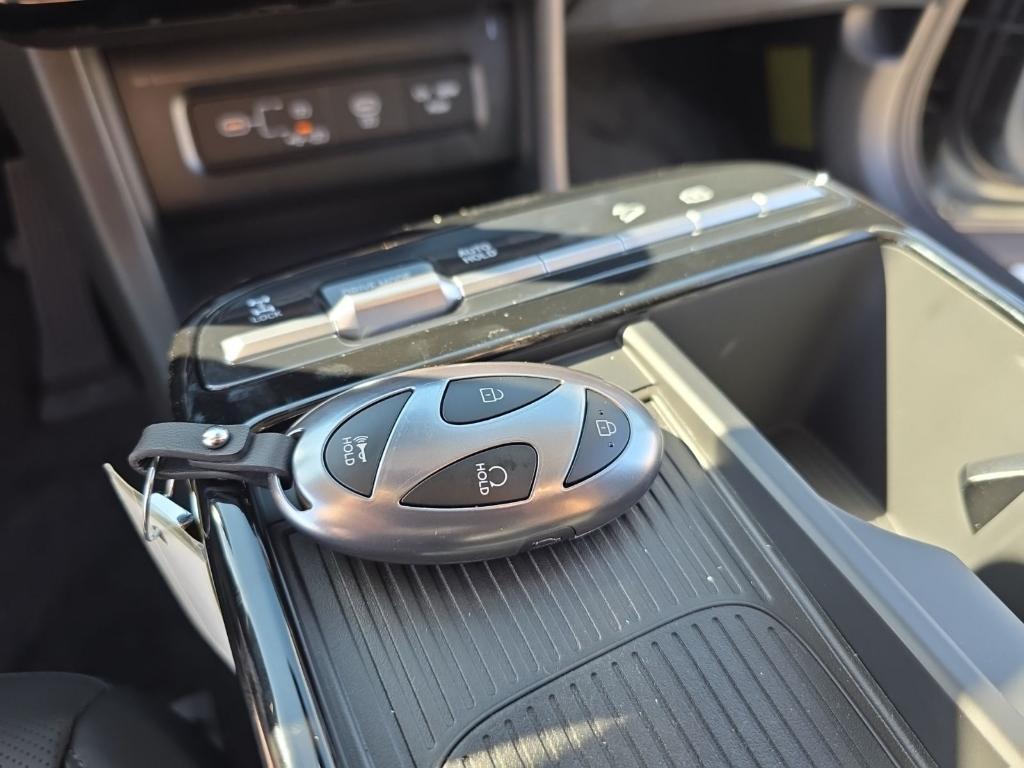 new 2025 Hyundai TUCSON Hybrid car, priced at $31,153