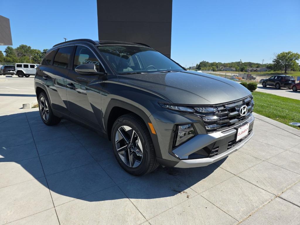 new 2025 Hyundai TUCSON Hybrid car, priced at $31,153