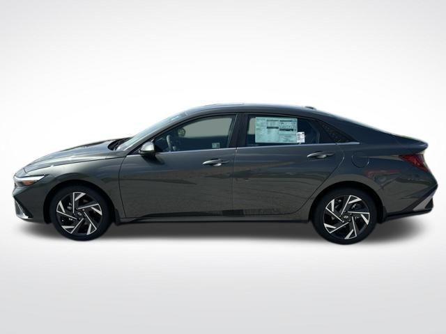 new 2024 Hyundai Elantra car, priced at $25,986