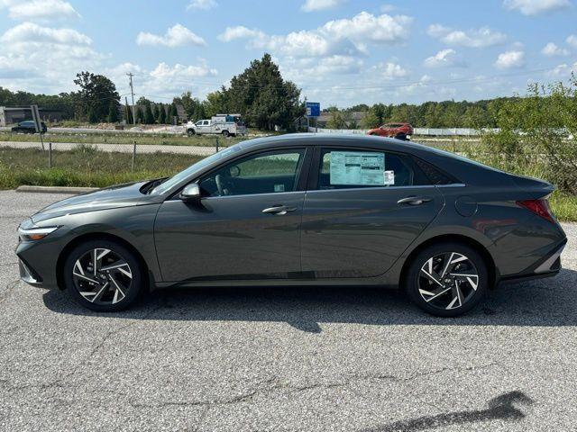 new 2024 Hyundai Elantra car, priced at $25,986