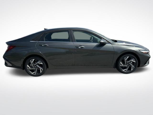 new 2024 Hyundai Elantra car, priced at $25,986