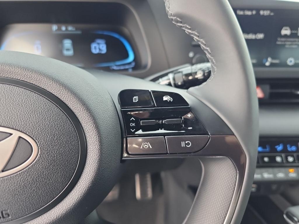 new 2025 Hyundai Elantra car, priced at $21,765