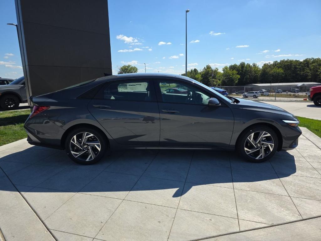 new 2025 Hyundai Elantra car, priced at $21,369