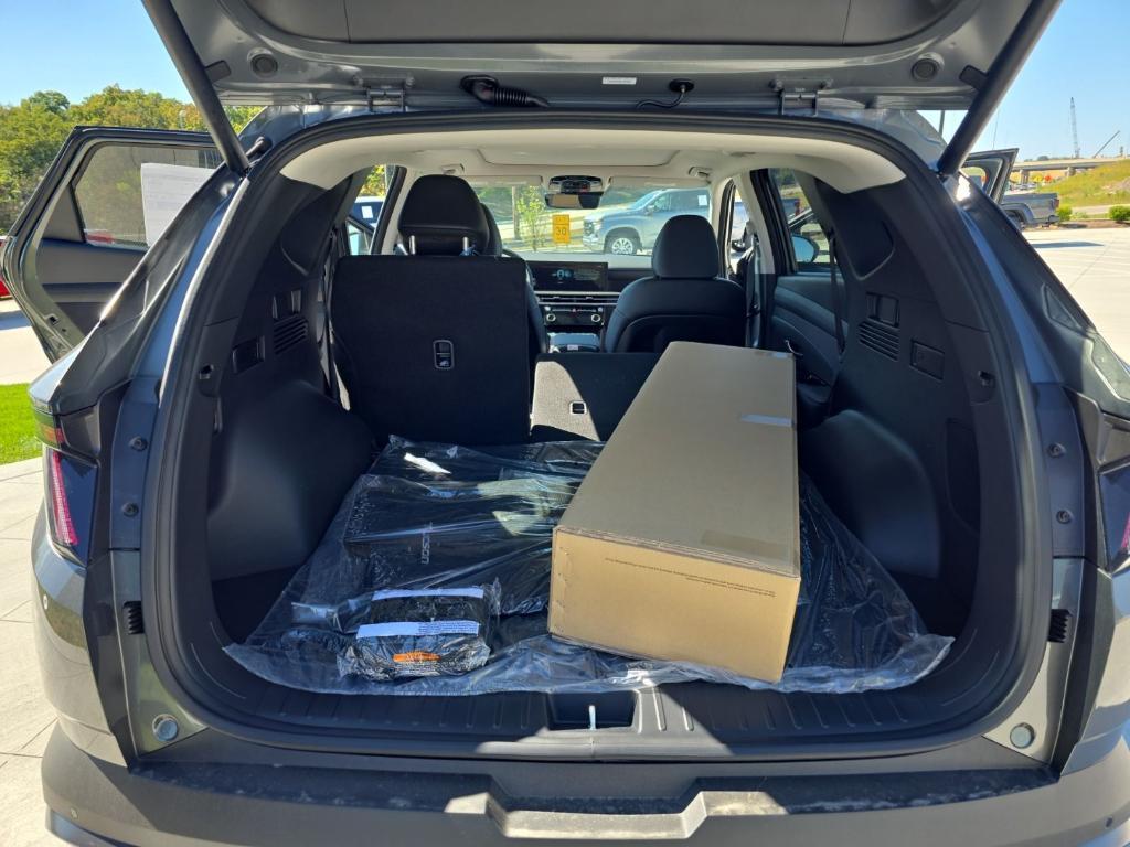 new 2025 Hyundai TUCSON Hybrid car, priced at $35,786