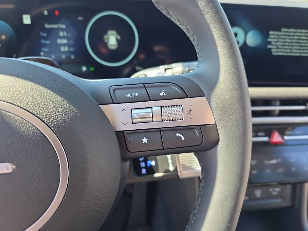 new 2025 Hyundai TUCSON Hybrid car, priced at $35,786