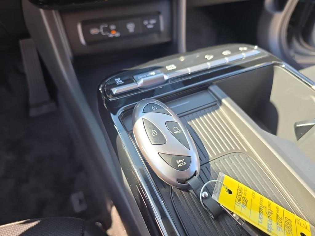 new 2025 Hyundai TUCSON Hybrid car, priced at $35,786