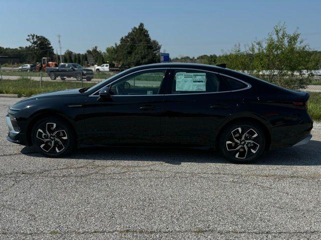 new 2024 Hyundai Sonata car, priced at $28,293