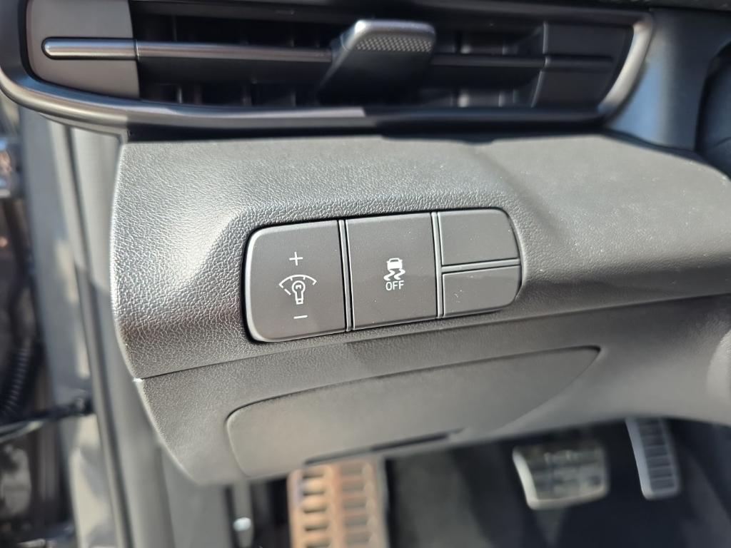 new 2025 Hyundai Elantra car, priced at $21,395