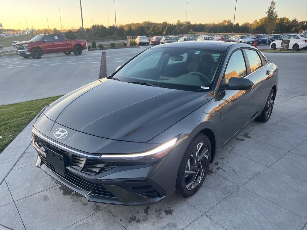 new 2024 Hyundai Elantra car, priced at $25,365