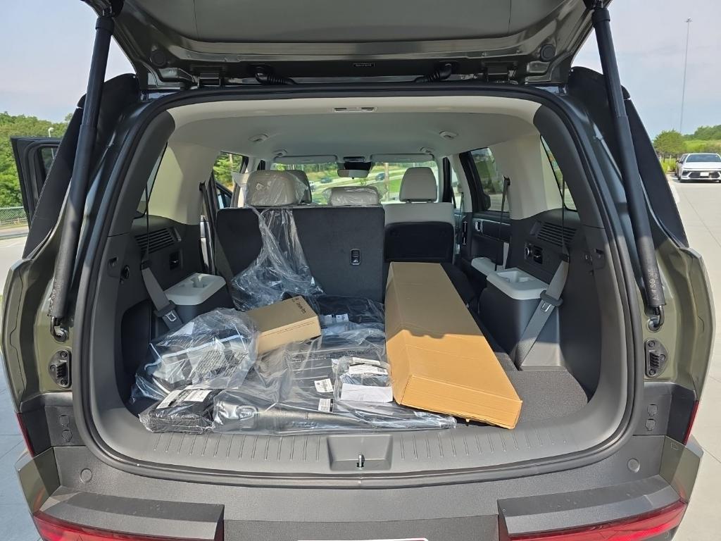 new 2026 Hyundai SANTA FE HEV car, priced at $35,895