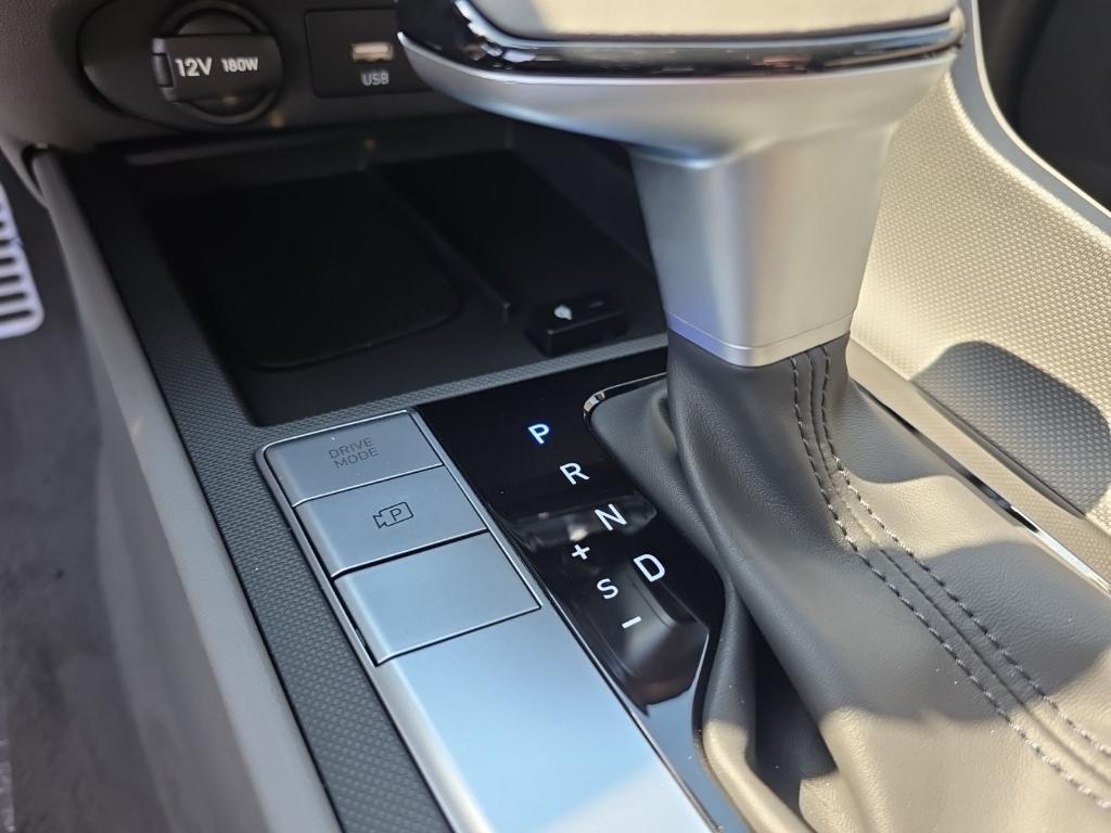 new 2025 Hyundai Elantra car, priced at $21,325