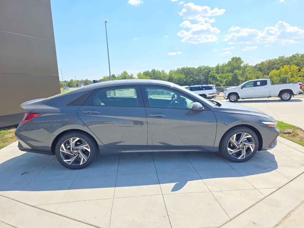 new 2025 Hyundai Elantra car, priced at $21,325