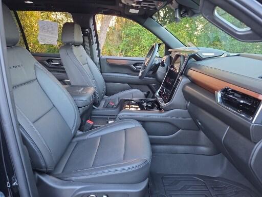 used 2025 GMC Yukon car, priced at $79,400